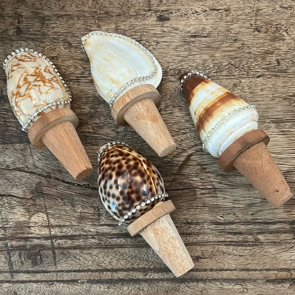Set of 4 wine corks sea shells and rhinestones - Picture 1 of 5